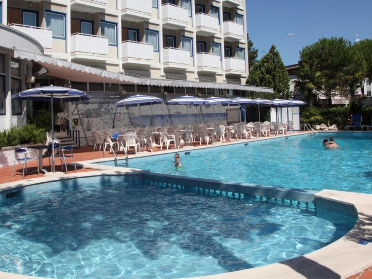 Hotel Medusa Splendid Lignano Sabbiadoro Exterior photo
