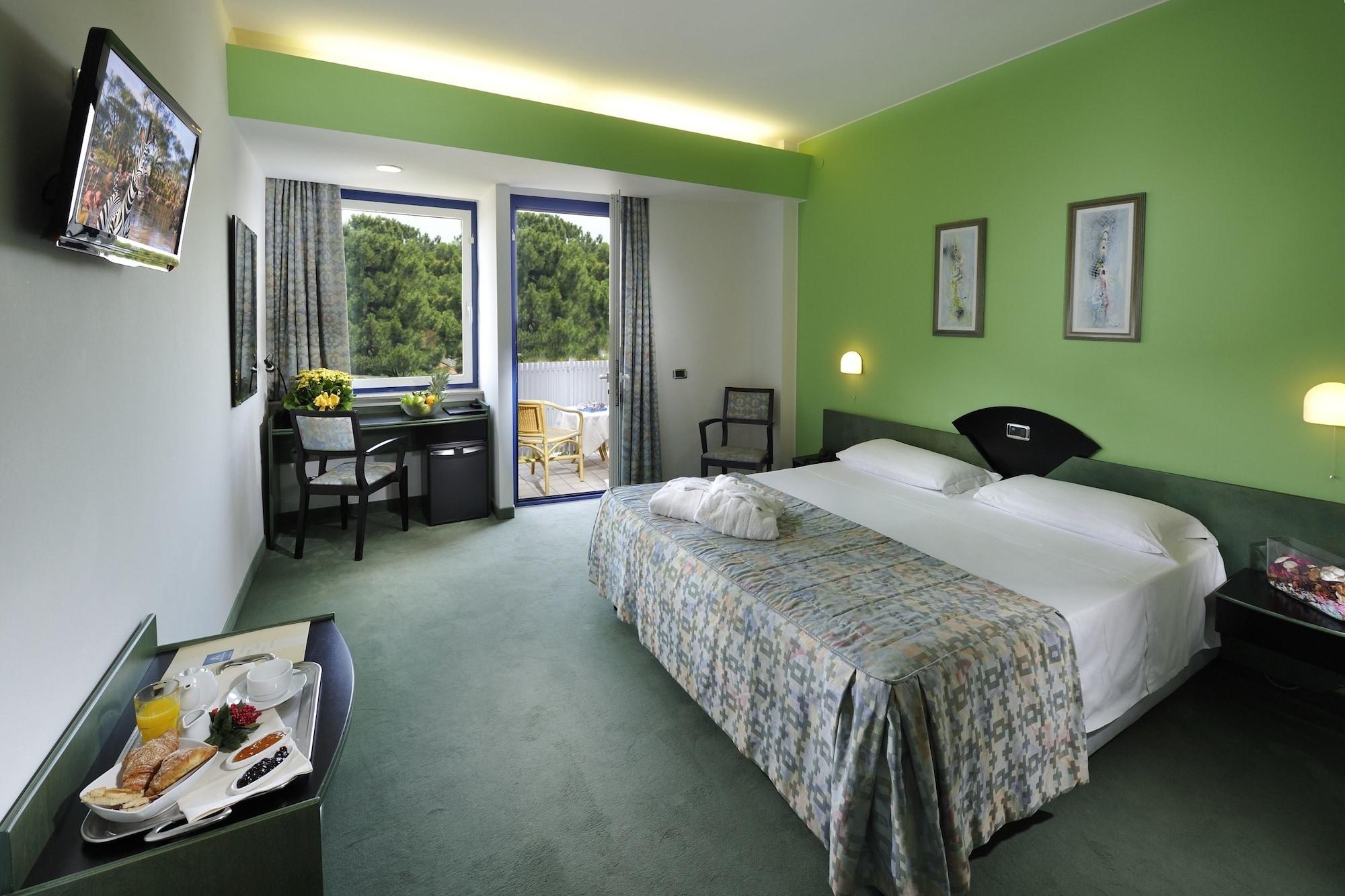 Hotel Medusa Splendid Lignano Sabbiadoro Exterior photo
